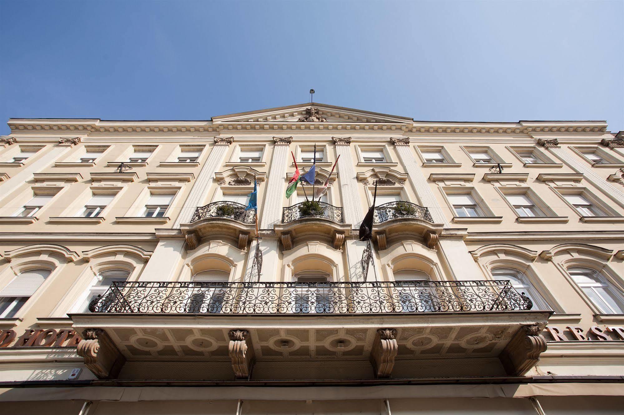 Pannonia Hotel Шопрон Екстериор снимка